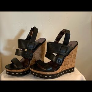 Cute wedge sandals size 6
